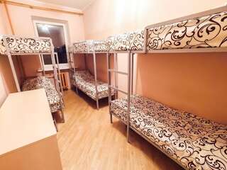 Хостелы Чигорина Киев Кровать в общем 6-местном номере для мужчин и женщин-1