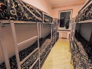 Хостелы Чигорина Киев Спальное место на двухъярусной кровати в общем номере для женщин-1